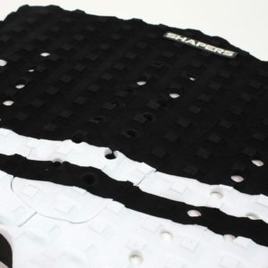 shapers-hybrid-tailpad-bw-angle